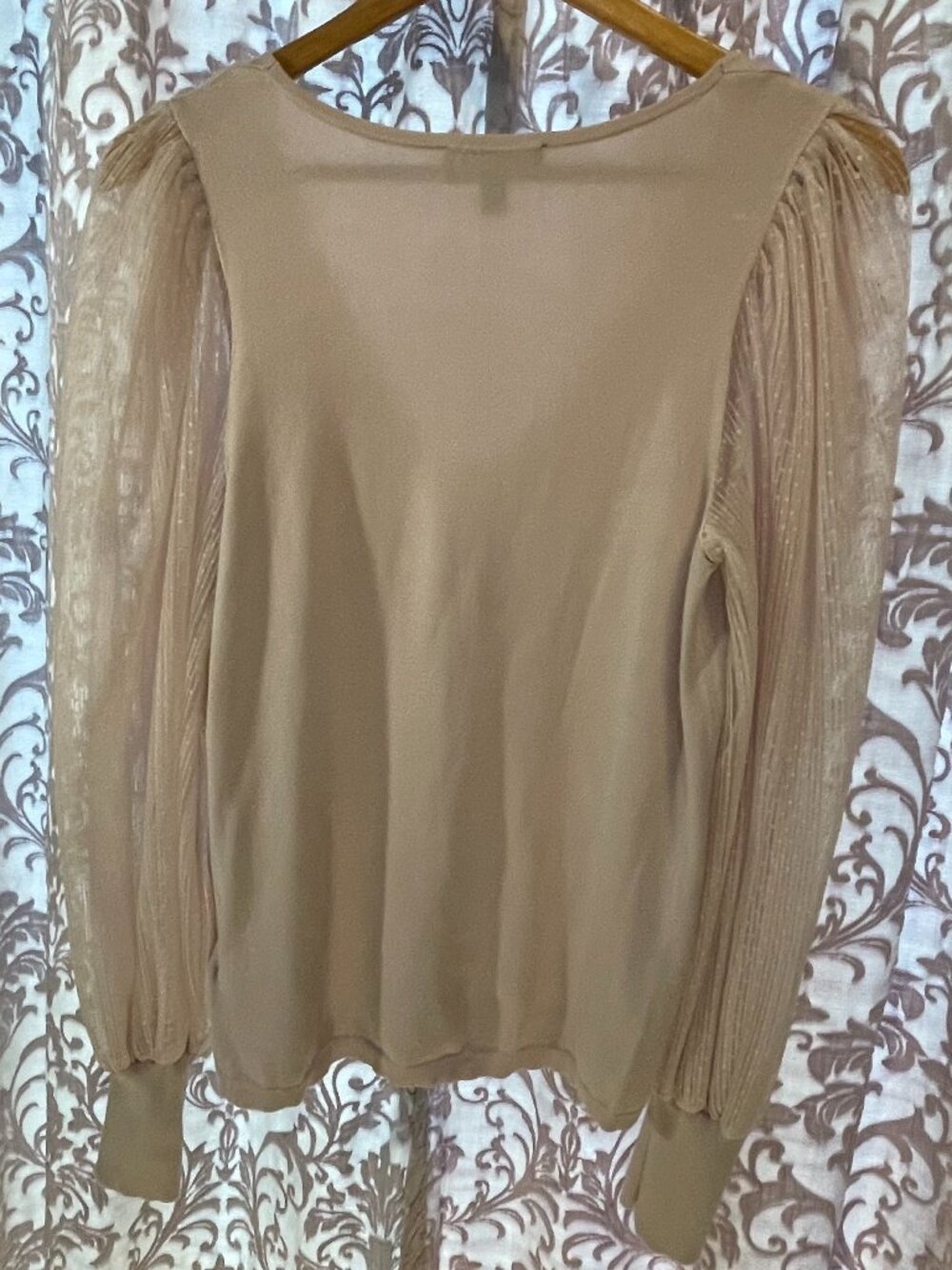 EXPRESS Medium Pale Pink V-Neck Sweater w/Sheer Shimmer PolkaDot Striped Sleeves - Picture 12 of 15